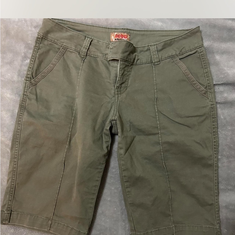 No Boundaries Women's Green Bermudas